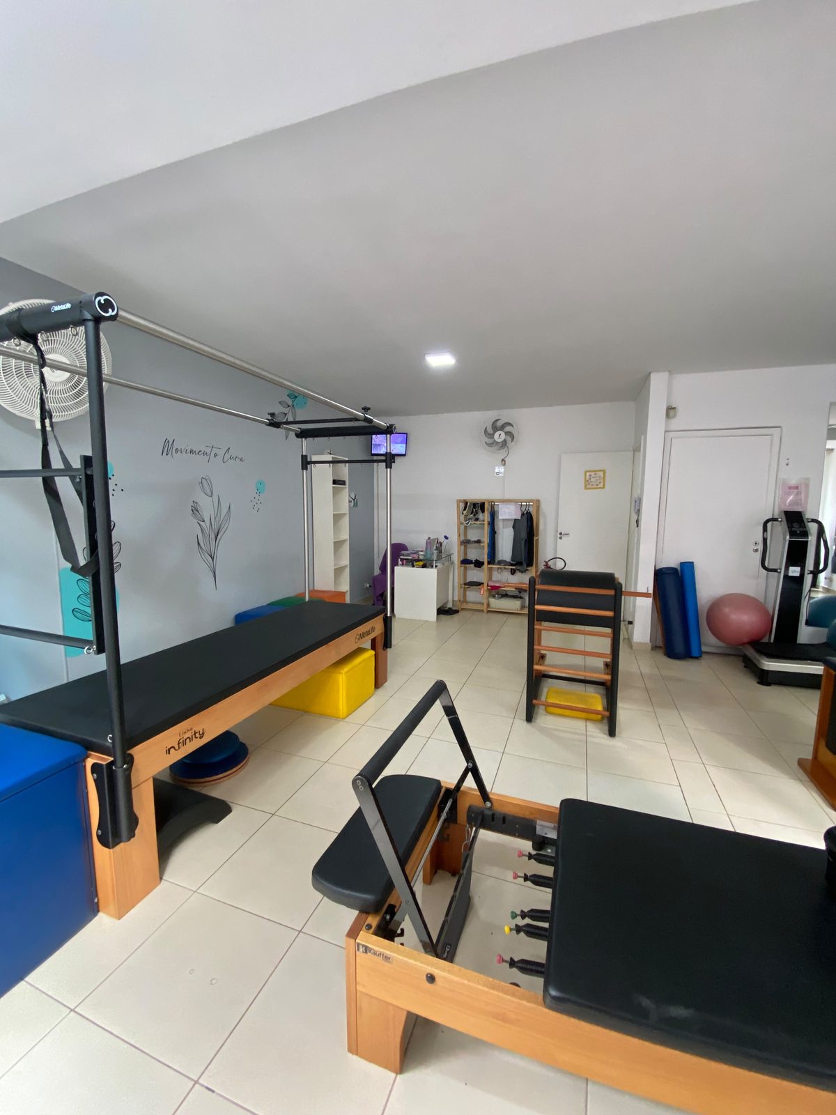 Ambiente do Studio Cavalari com aparelhos de Pilates